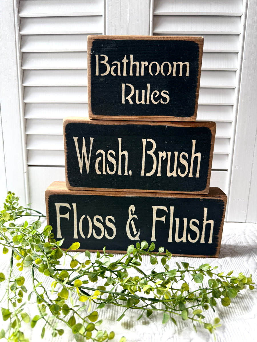 Stacking Bathroom Signs – Creating Through Chaos