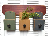Primitive Pocket Hanger
