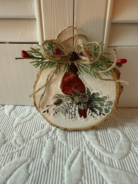 Cardinal Wood Round Ornament